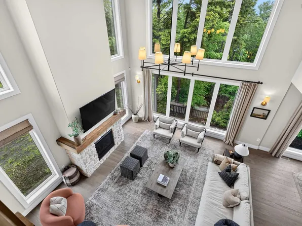 53 Hearthwood Cres, Halifax, NS B3P 0G5