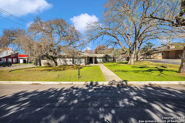 103 Oakhurst Pl — Photo 1