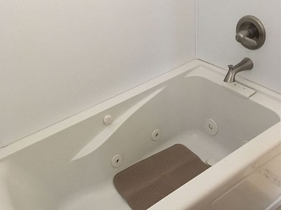 DBEBFEC7-52B9-4AA8-9546-CA2CA55A2C51