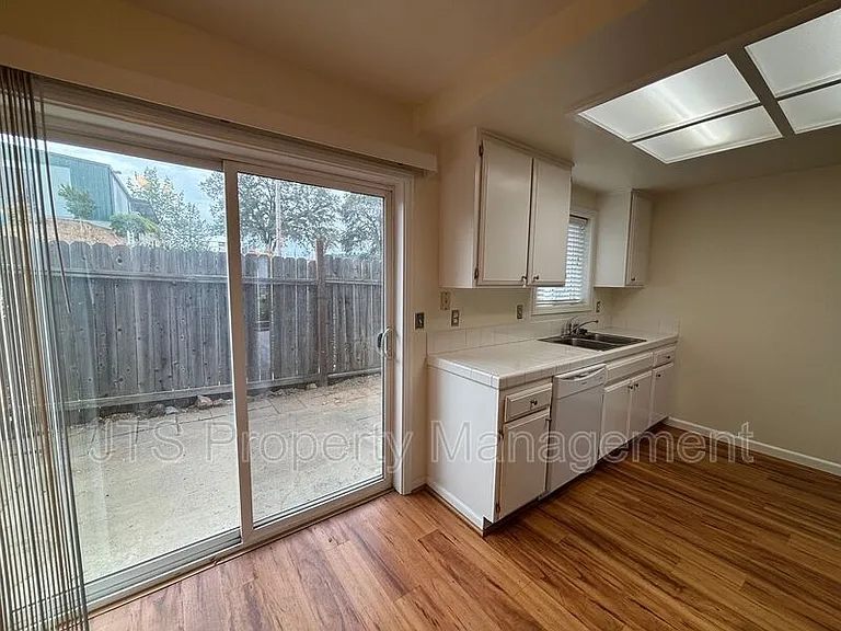 2515 Merrychase Dr #S — Photo 5
