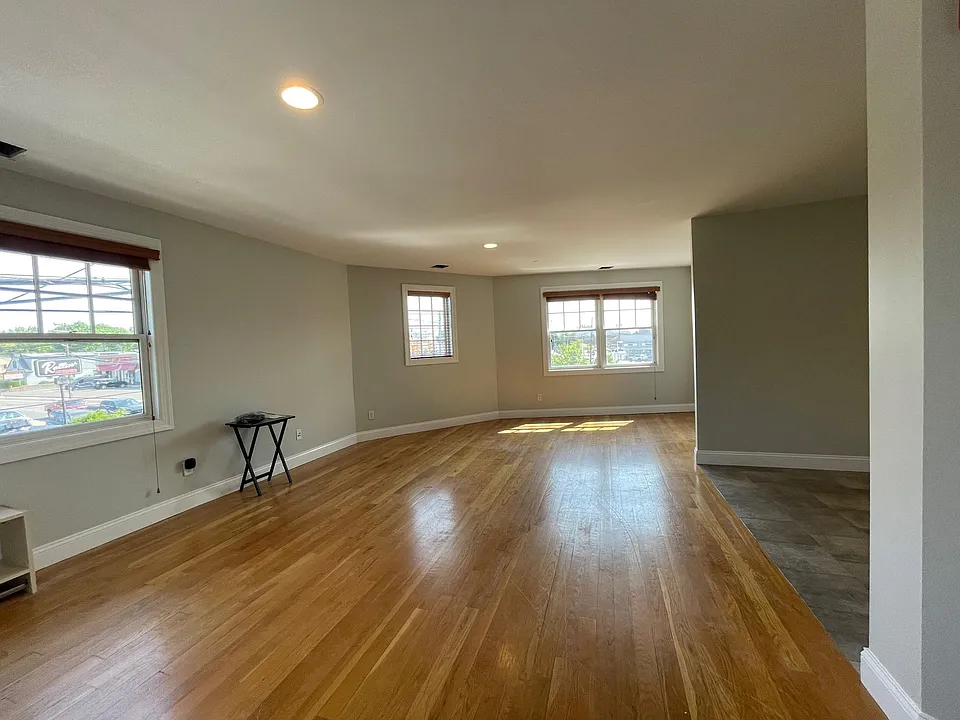2 Jackson Ave