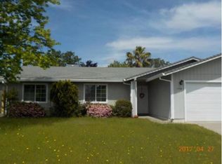 3584 Auburn Dr, Redding, CA 96001