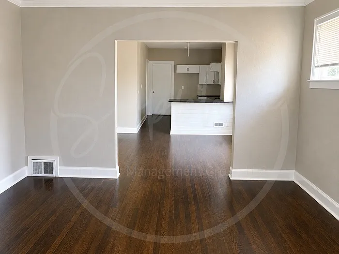 3 bed, 1.0 bath, $1,250 — Photo 4