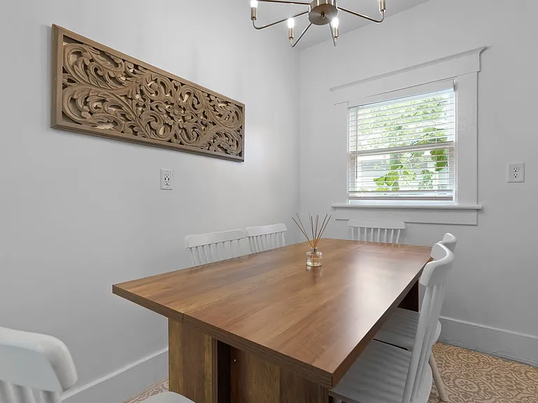 1004 E 33rd St #1/2 — Photo 27