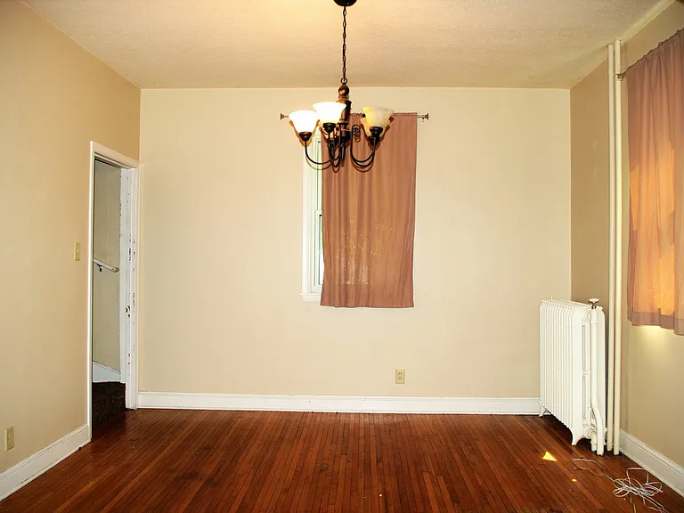 1677 Sherburne Ave — Photo 5
