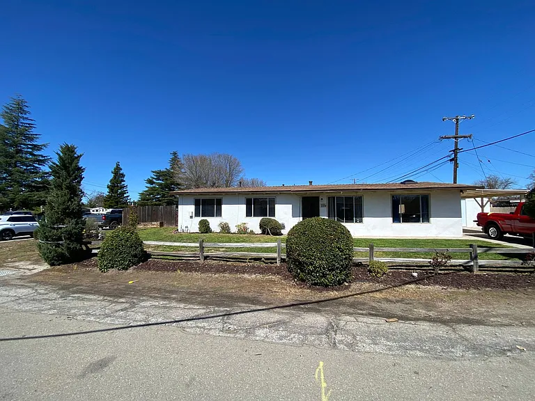 105 Santa Ynez Ave — Photo 1