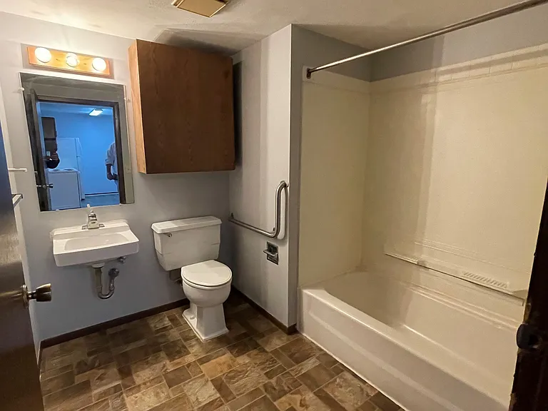 520 Adams Ave NW — Photo 12