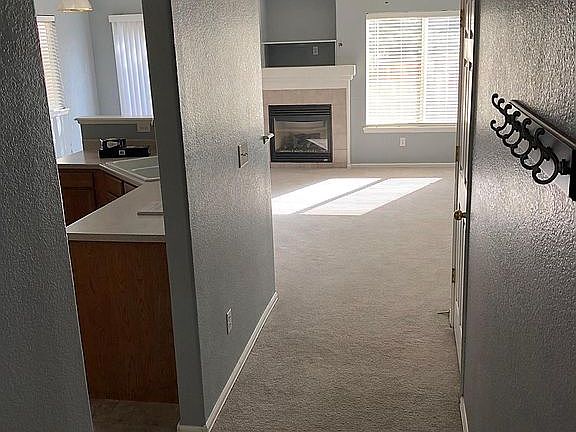 Entry/Foyer