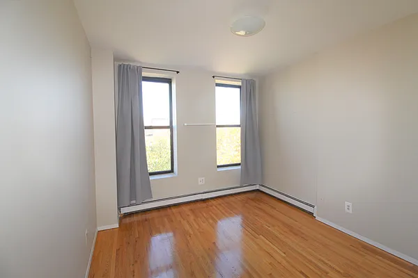 Rented by Compass | media 9