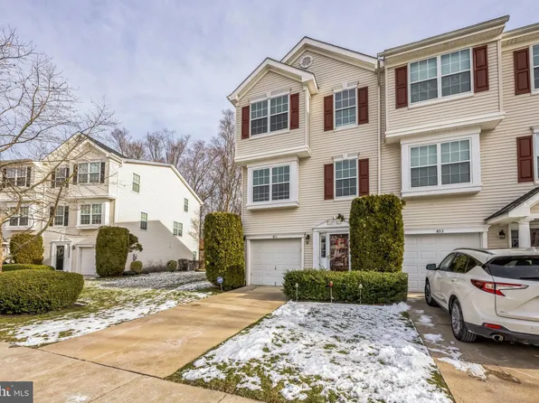 451 Dorchester Dr, Delran, NJ 08075