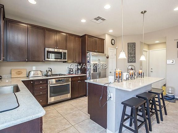 4th image of 5679 Foxglove Field St