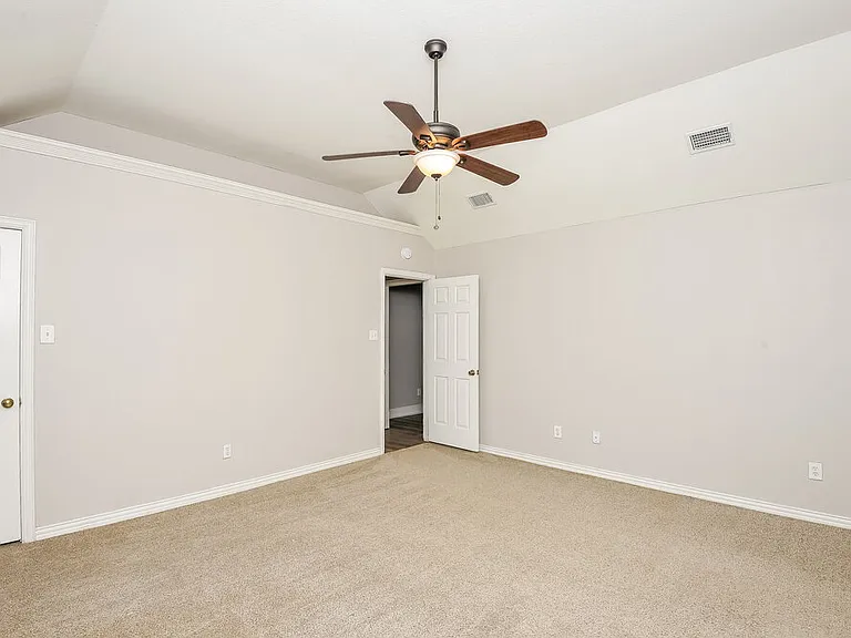 752 Bryan Dr — Photo 13