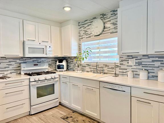 3rd image of 38890 Desert Greens Dr W