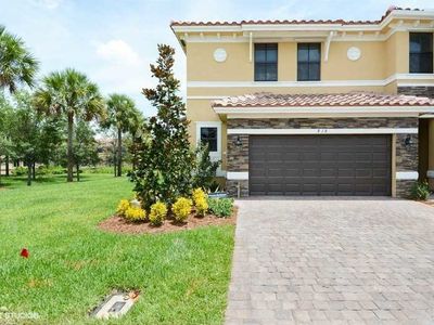 818 W Village Cir, Davie, FL, 33325