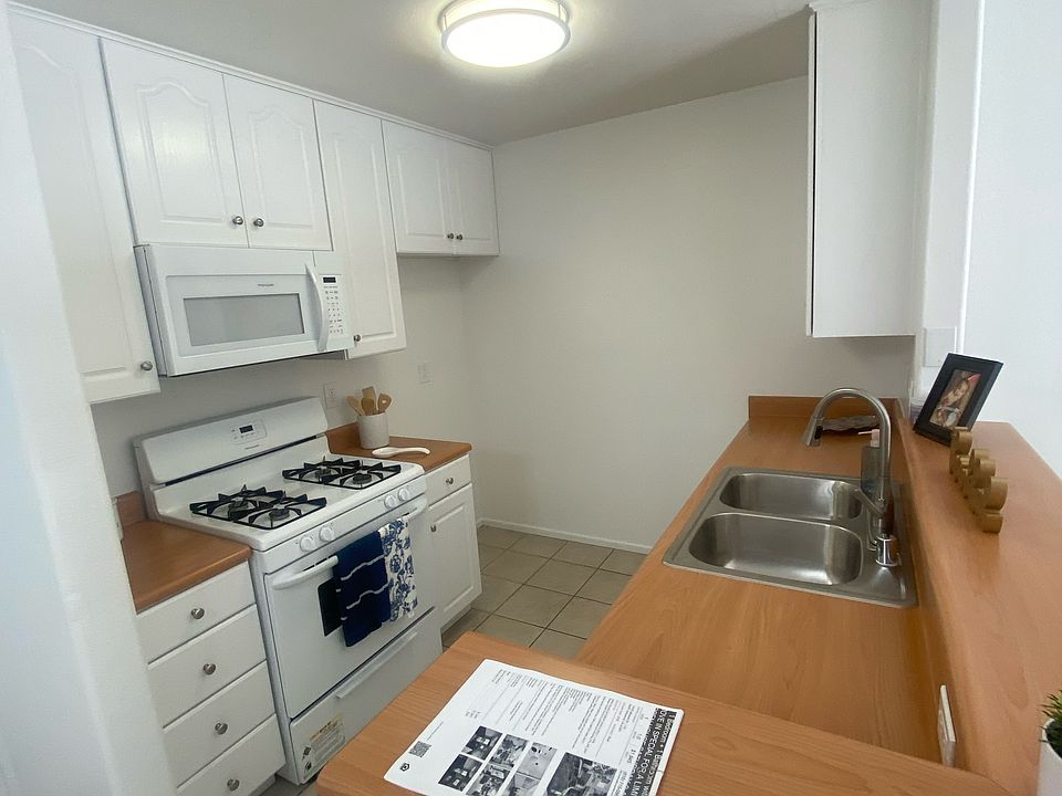 1st image of 11476 Miranda St #204