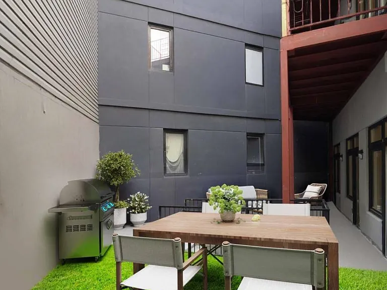 75 Suydam St #1R — Photo 1