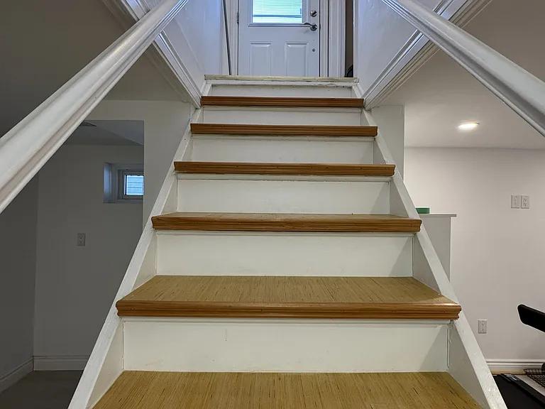 6 Bailey Cres #BASEMENT — Photo 4