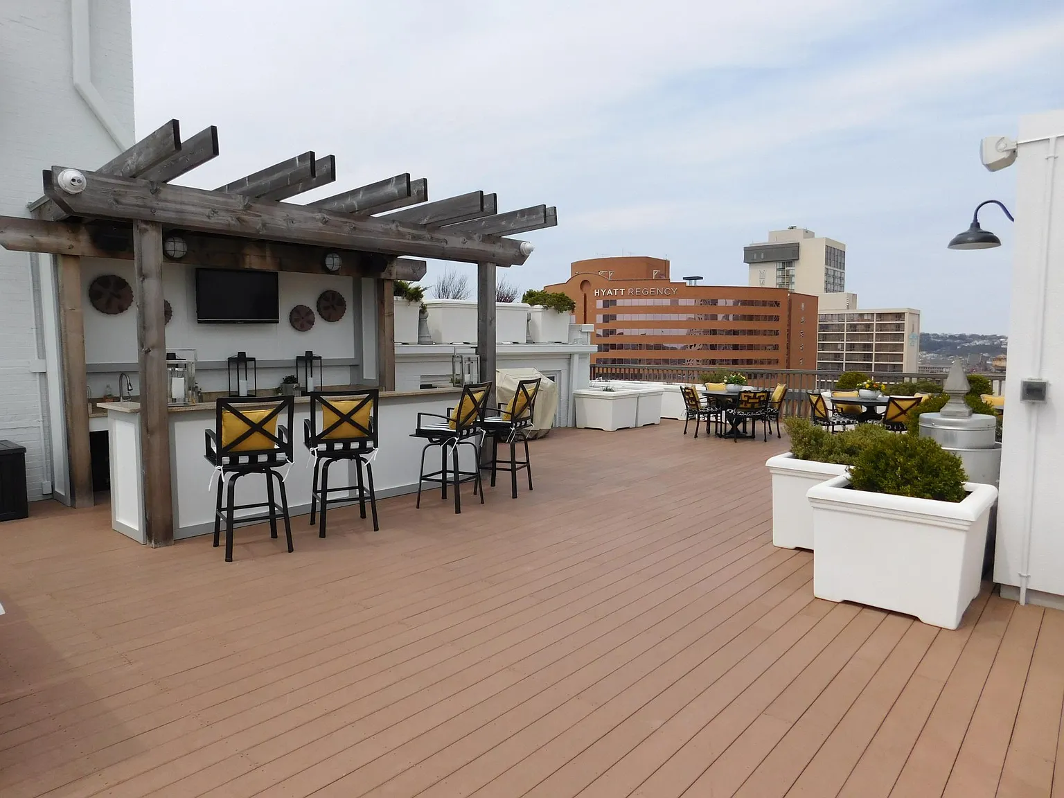 The Reserve at 4th and Race — Photo 3