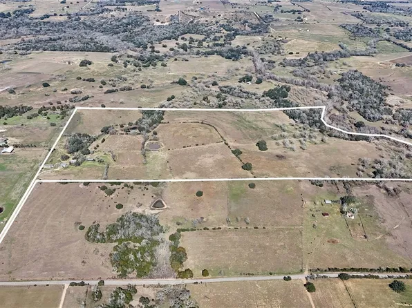 652 County Road 210, Hallettsville, TX 77964