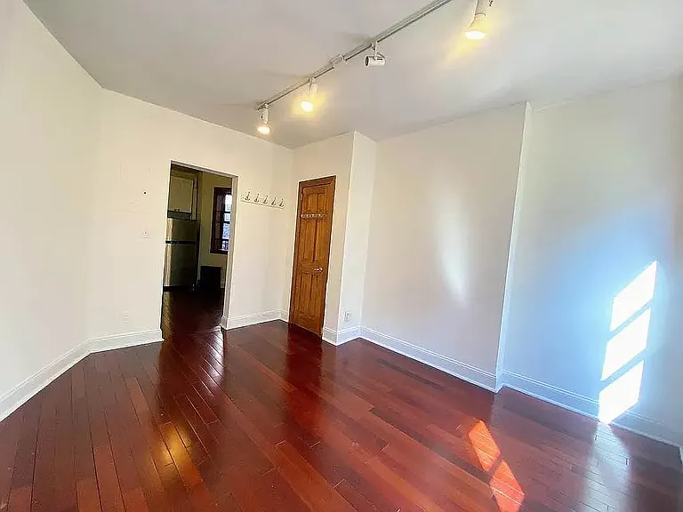 315 E 73rd St #5T — Photo 2