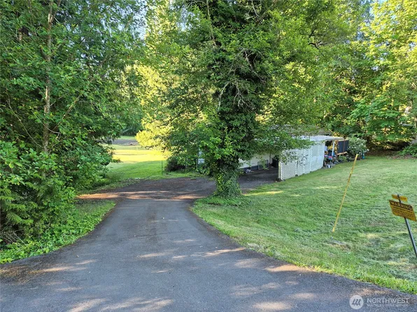 3570 Grapeview Loop, Grapeview, WA 98546