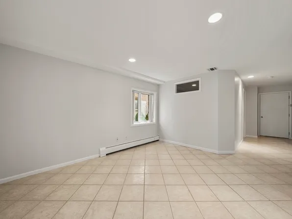 229 Franklin Avenue image 21 of 27