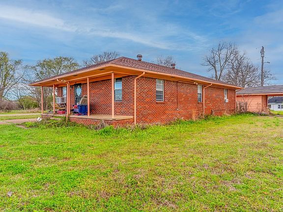 3rd image of 430 Front St