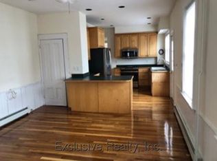 112 Crescent St #112, Waltham, MA 02453