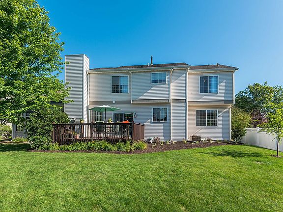 2nd image of 1001 Vineyard Ln