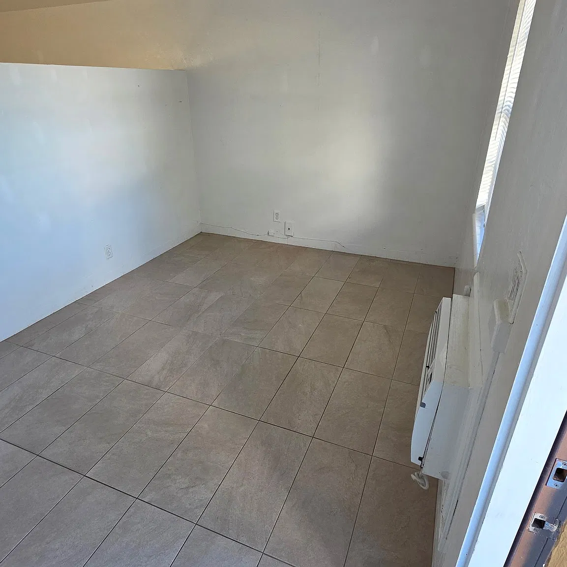 2850 SW 18th Ter — Photo 4