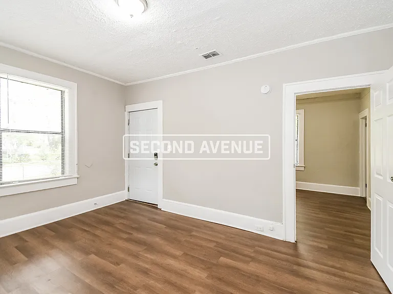 204 W 23rd St — Photo 18