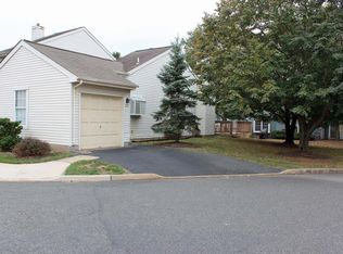 131 Harrow Dr, Somerset, NJ