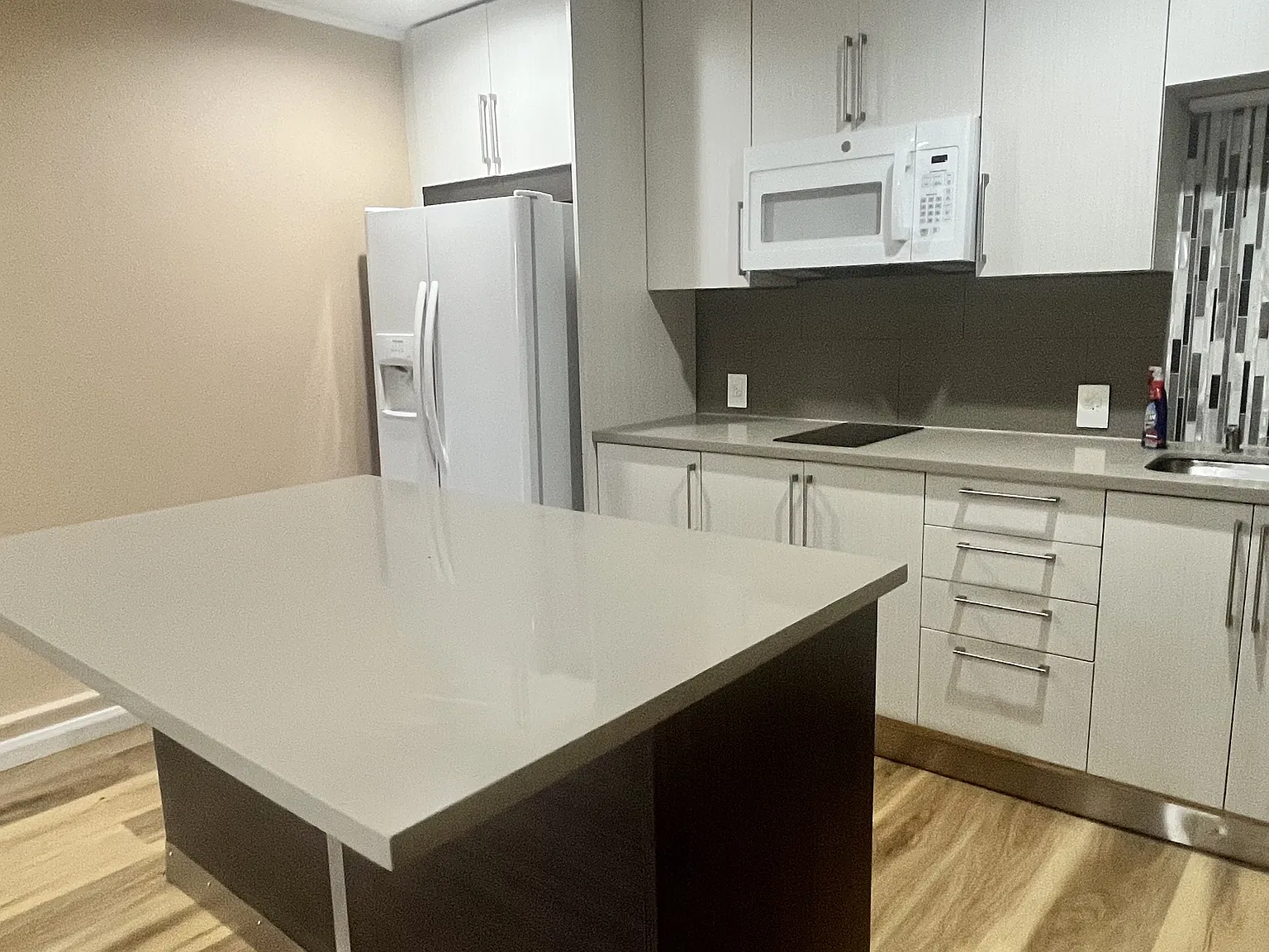 1 bedroom Rental by Lake Merced — Photo 2