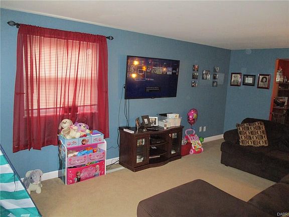 3rd image of 6933 Hubbard Dr