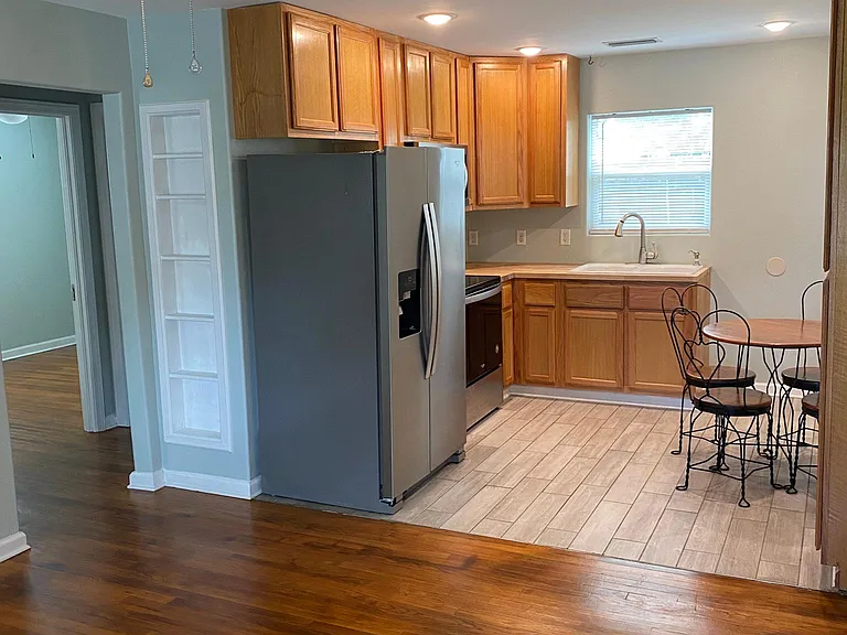 1309 Arthur Ave — Photo 4