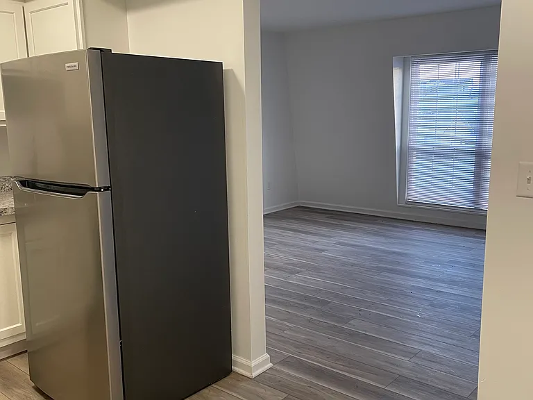 1020 E Main St #5 — Photo 8