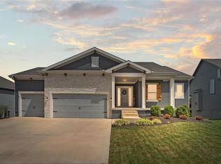 1611 March Ln, Raymore, MO 64083