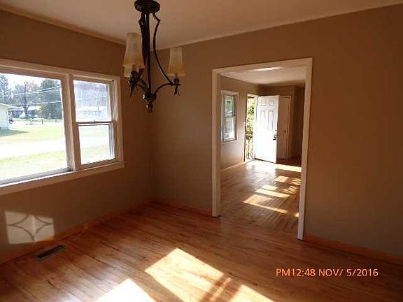 5th image of 14 Greentree Dr N