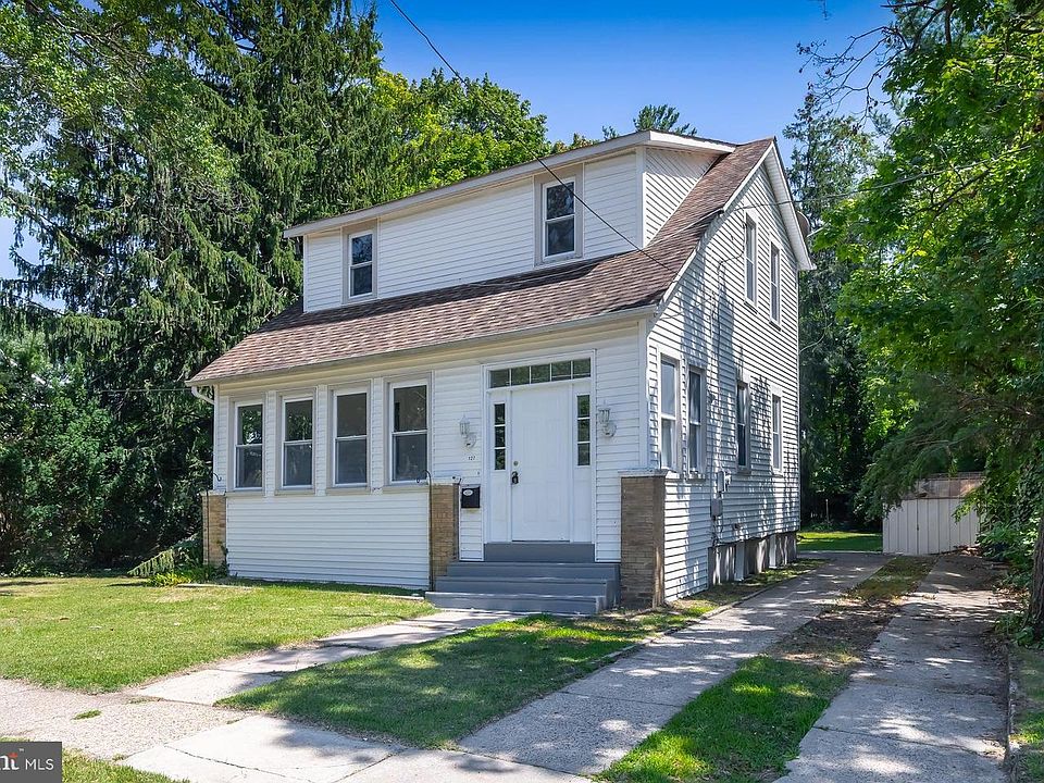 1st image of 127 Hemlock Ave