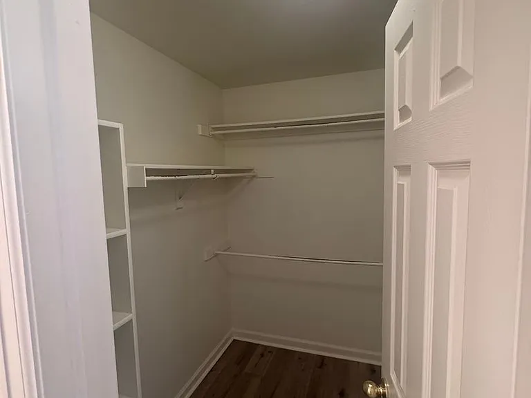 Highline Pointe Apts. — Photo 13