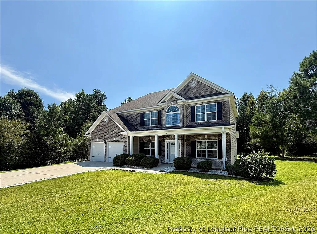 4 bed, 3.0 bath, 2858 sqft, $2,300 — Photo 3