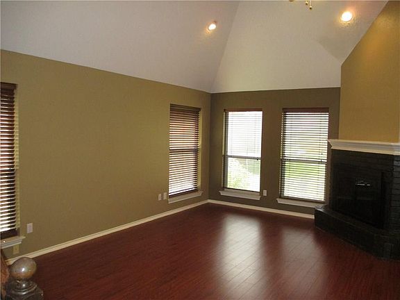 5th image of 1909 N Arbor Rose Dr