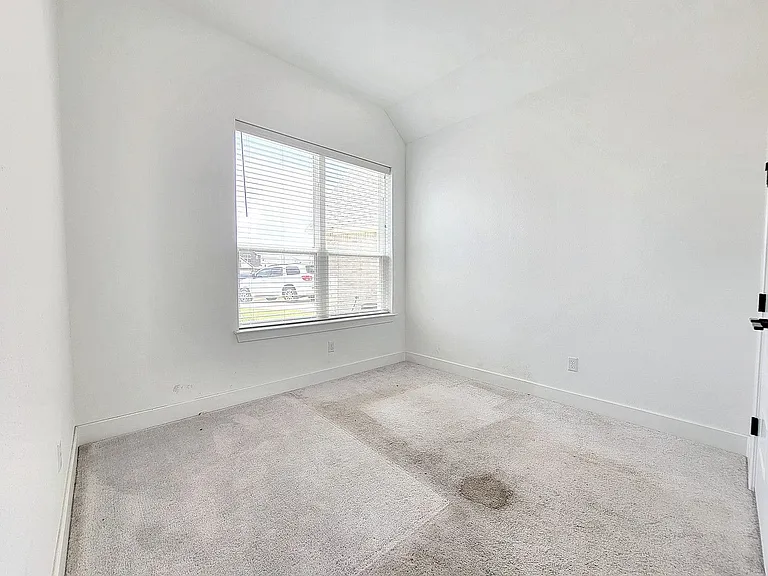 513 Three Feathers Ct — Photo 16