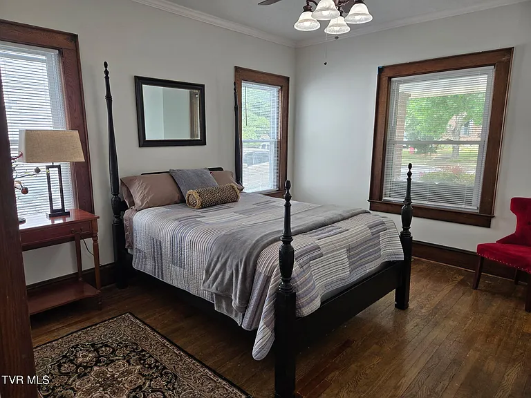 428 Maple St — Photo 12