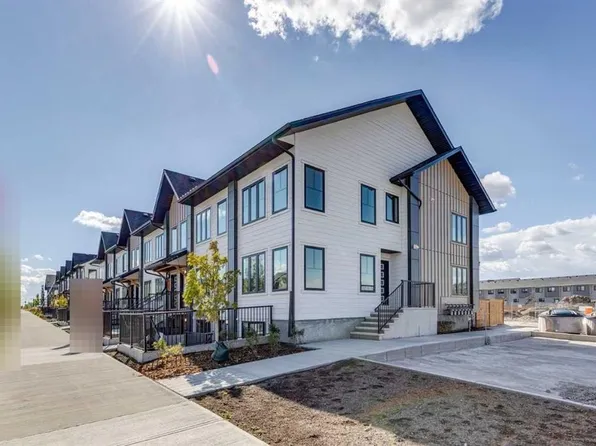14689 E 1st St NE, Calgary, AB T4B 3P6