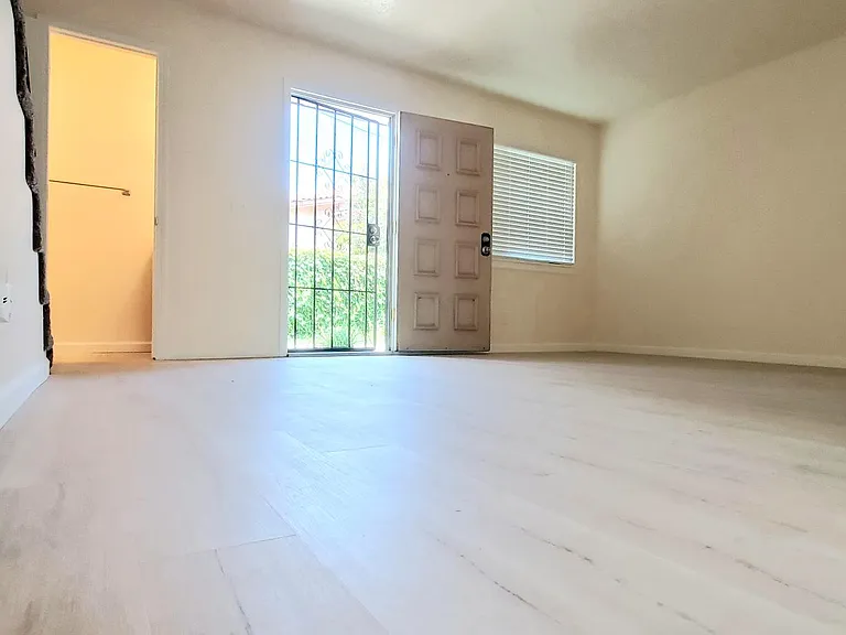 4503 Ellis Ln — Photo 5
