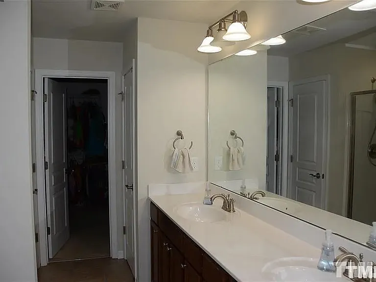 212 Paddy Ln — Photo 9