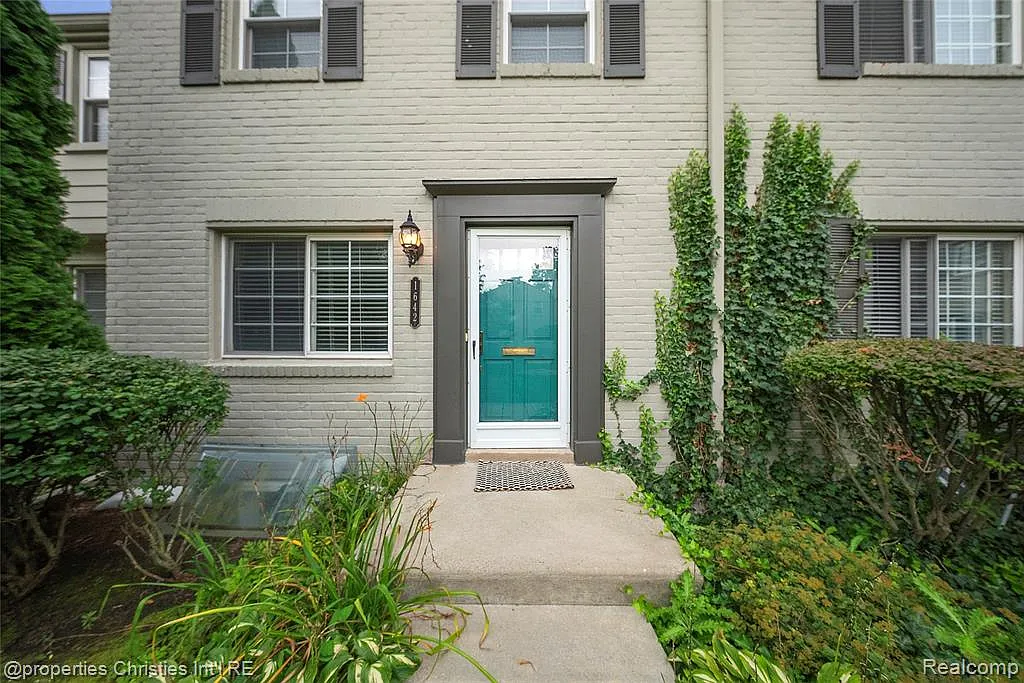 2 bed, 1.0 bath, 1256 sqft, $1,850 — Photo 1