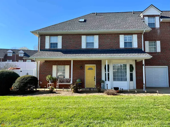 227 Alston Ridge Dr, Cornelia, GA 30531