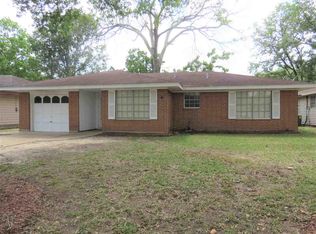 4935 Dover Dr, Beaumont, TX 77708